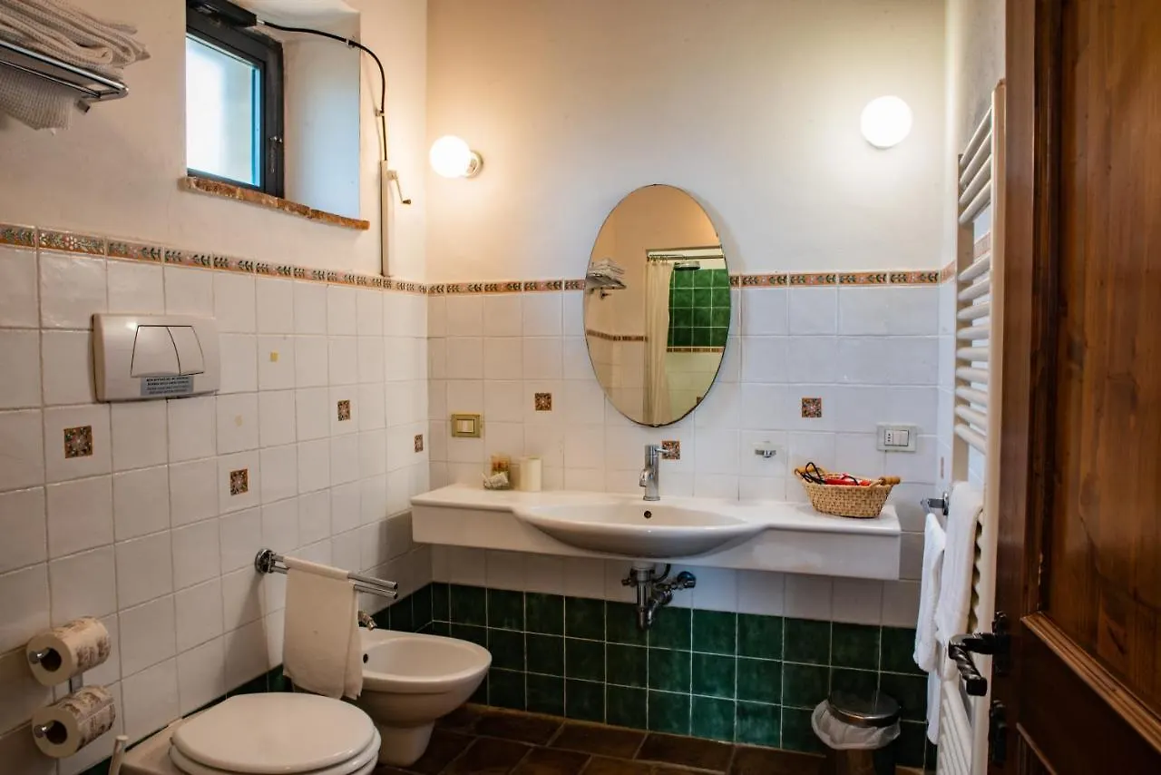 Aparthotel Le 7 Camicie Castelnuovo dellʼAbate