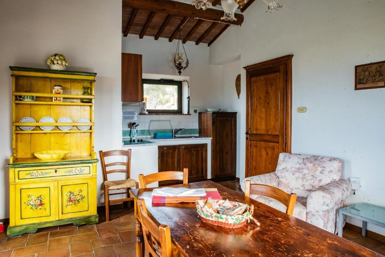 Aparthotel Le 7 Camicie à Castelnuovo dellʼAbate