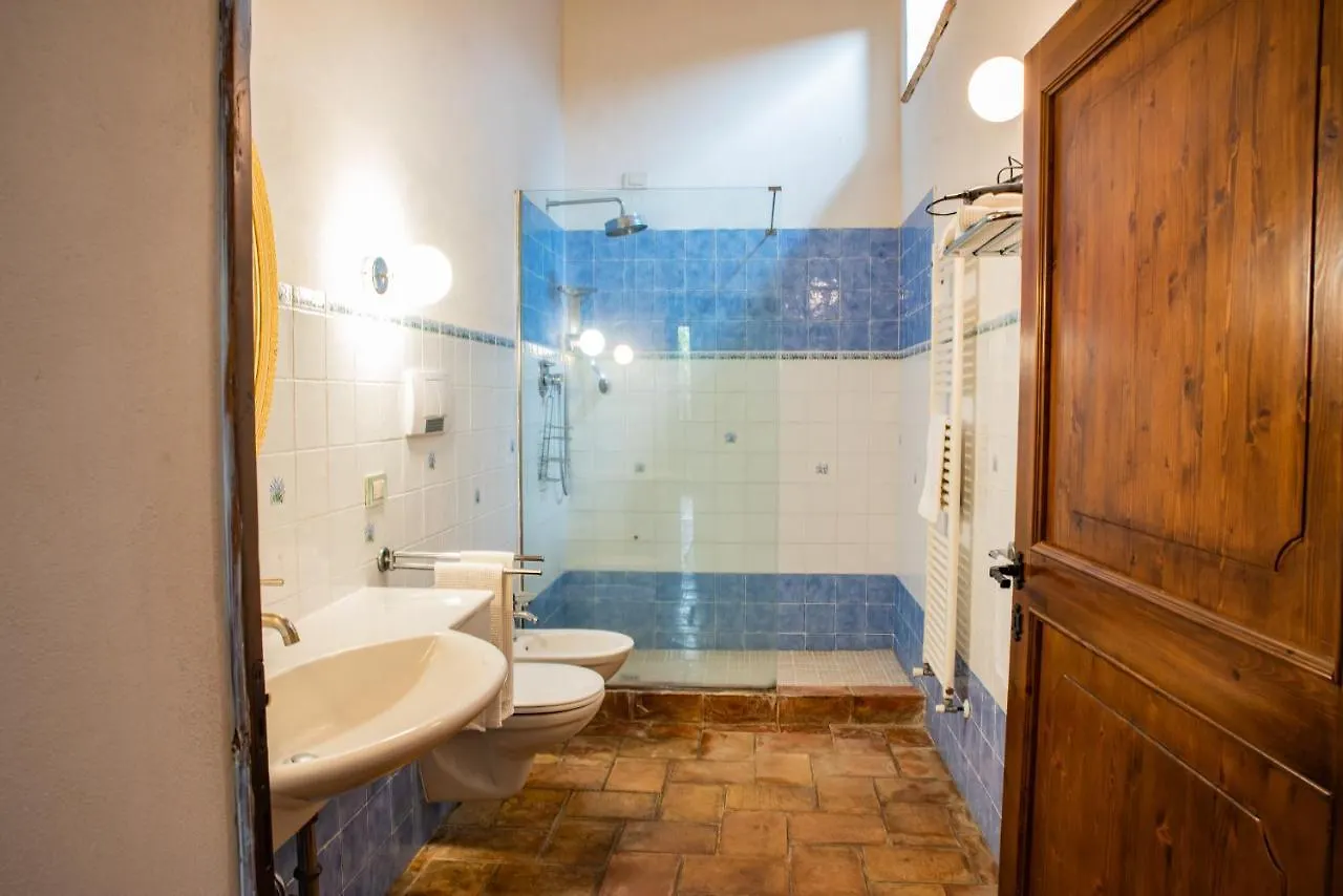 Aparthotel Le 7 Camicie Castelnuovo dellʼAbate