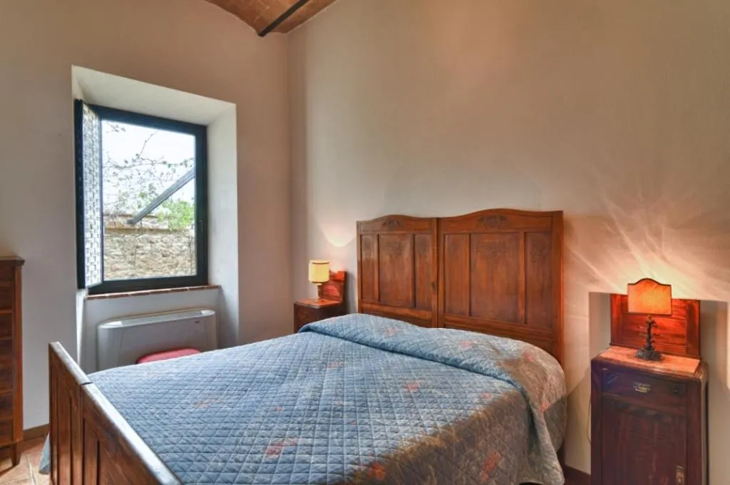 Aparthotel Le 7 Camicie Castelnuovo dellʼAbate 3*,  Itálie