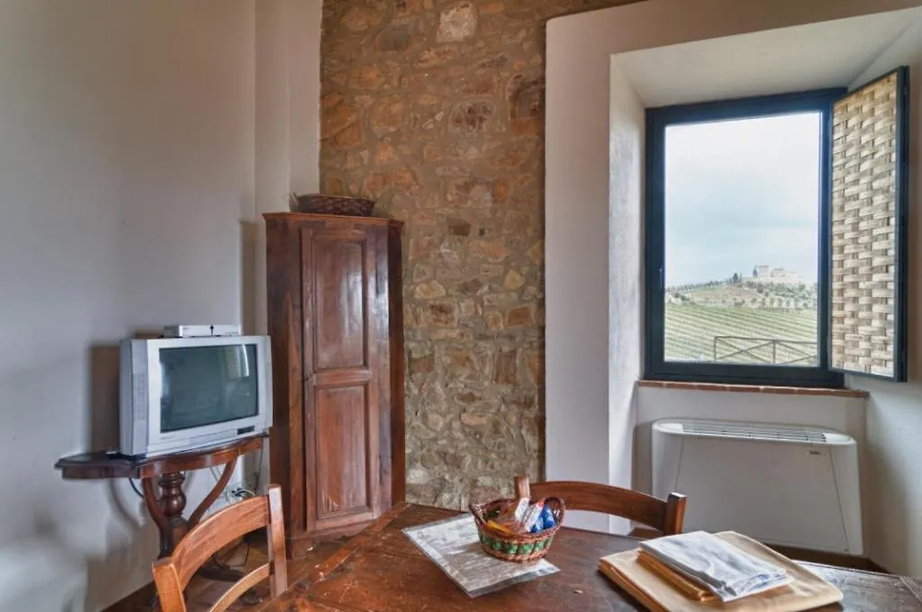 Aparthotel Le 7 Camicie Castelnuovo dellʼAbate