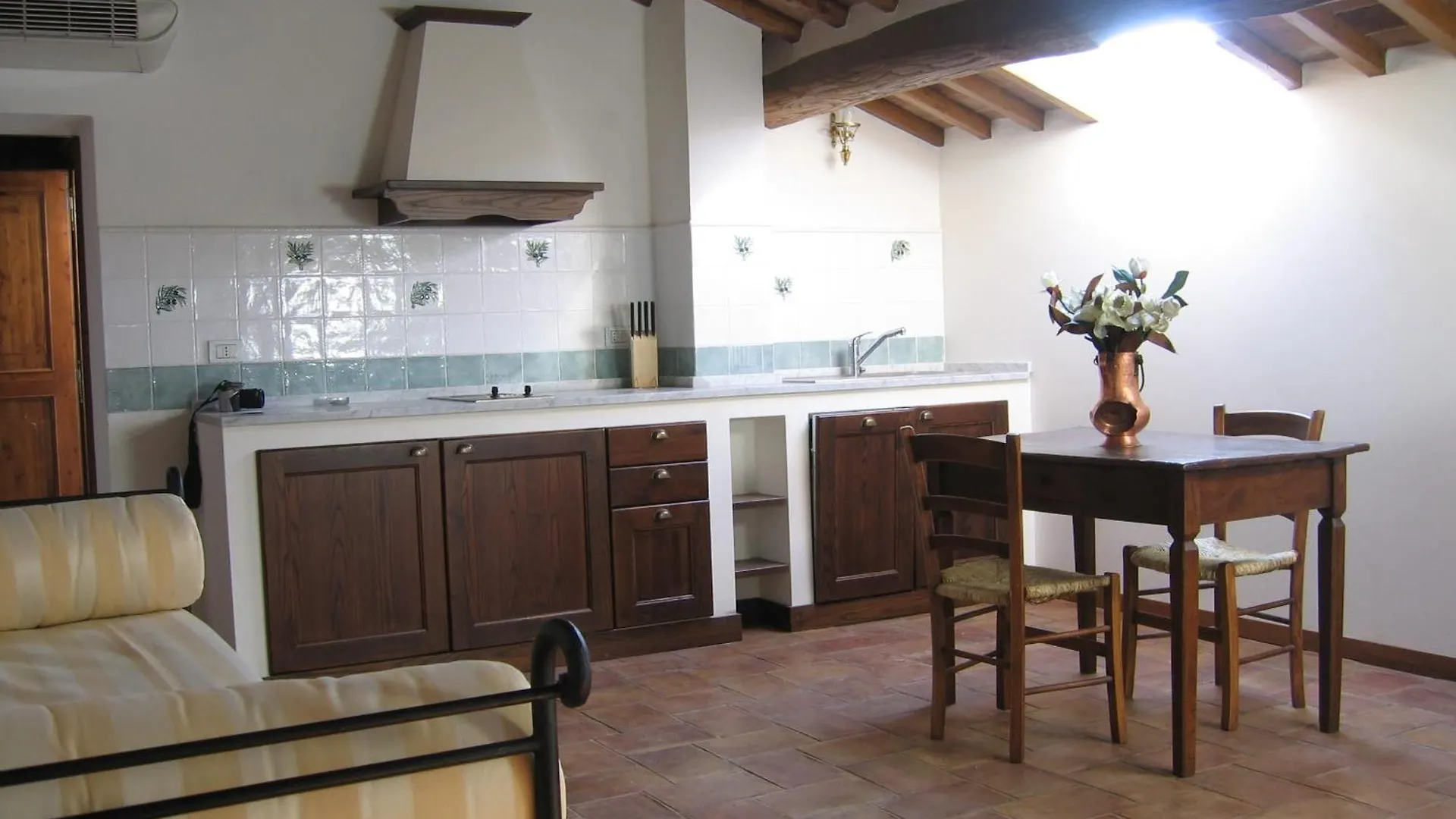 Aparthotel Le 7 Camicie Castelnuovo dellʼAbate 3*,  Itálie