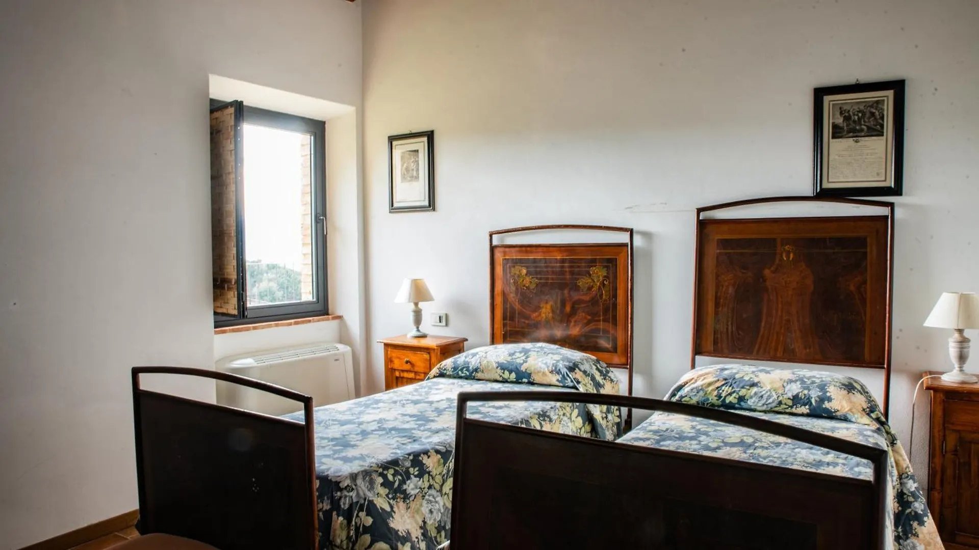 Aparthotel Le 7 Camicie Castelnuovo dellʼAbate