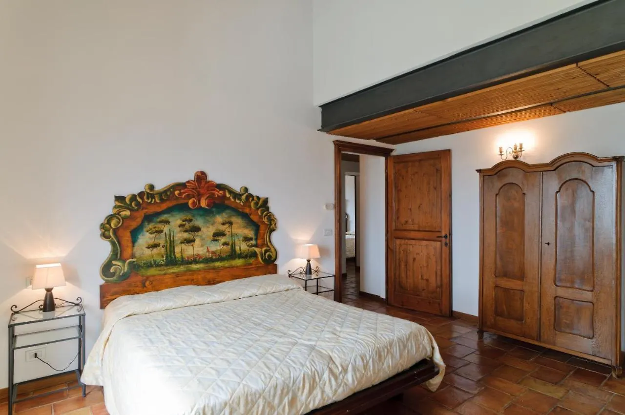 Aparthotel Le 7 Camicie Castelnuovo dellʼAbate